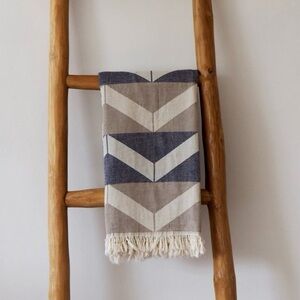 Ups and downs Chevron flat woven Turkish cotton towel navy beige